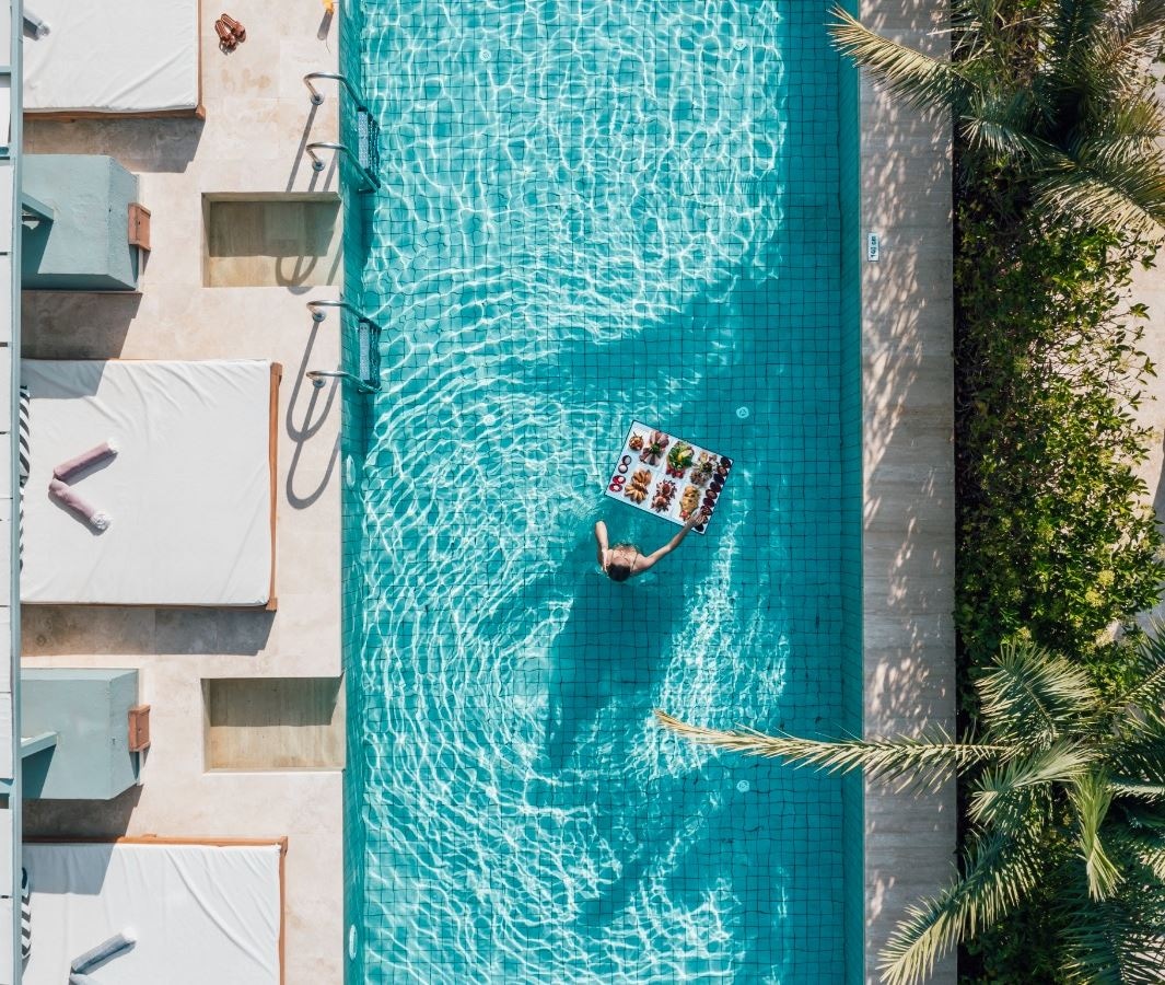 rooms-swim-up-room--main-building