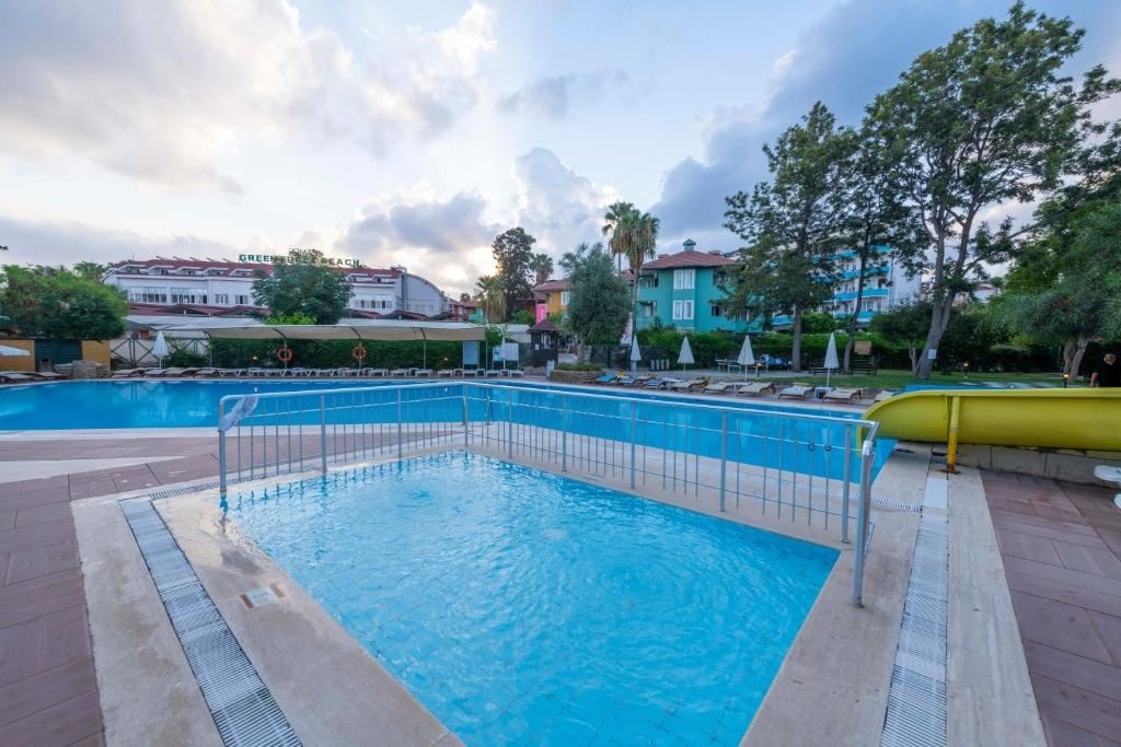 pools-outdoor-childrens-pool