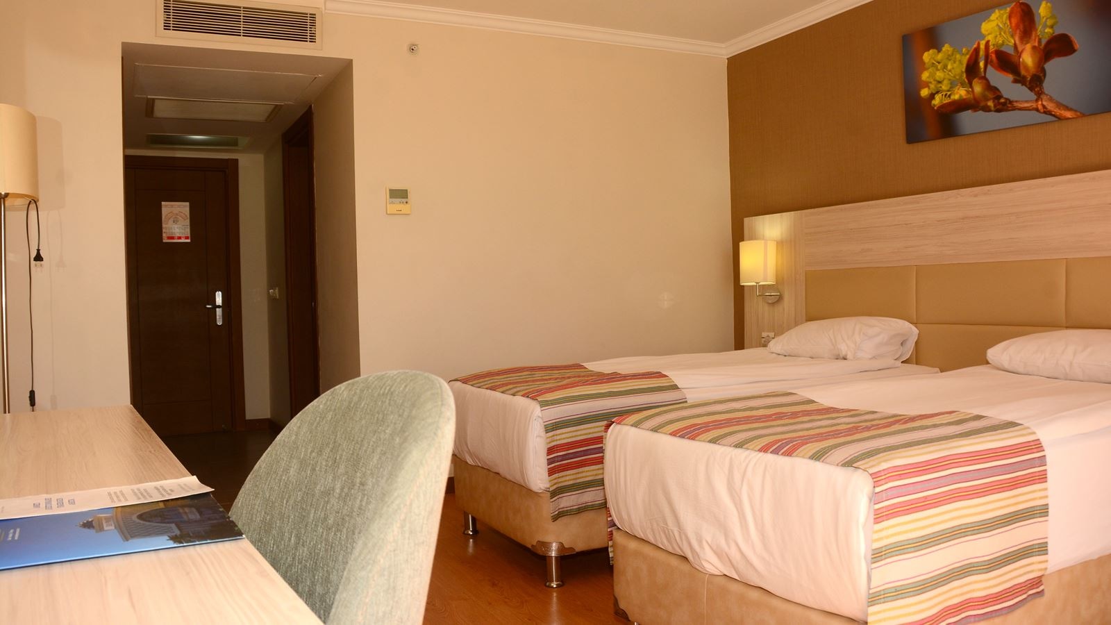 rooms-standard-side-sea-view