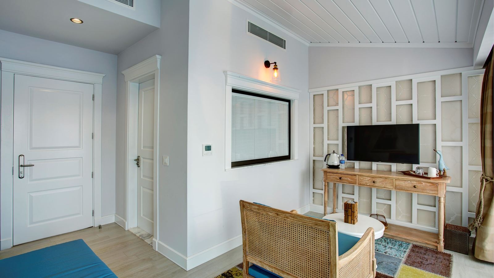 rooms-deluxe-room-sea-view