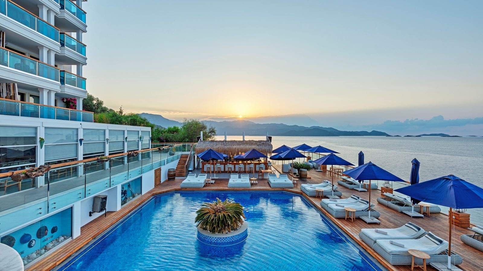 bars-meis-exclusive-beach-bar