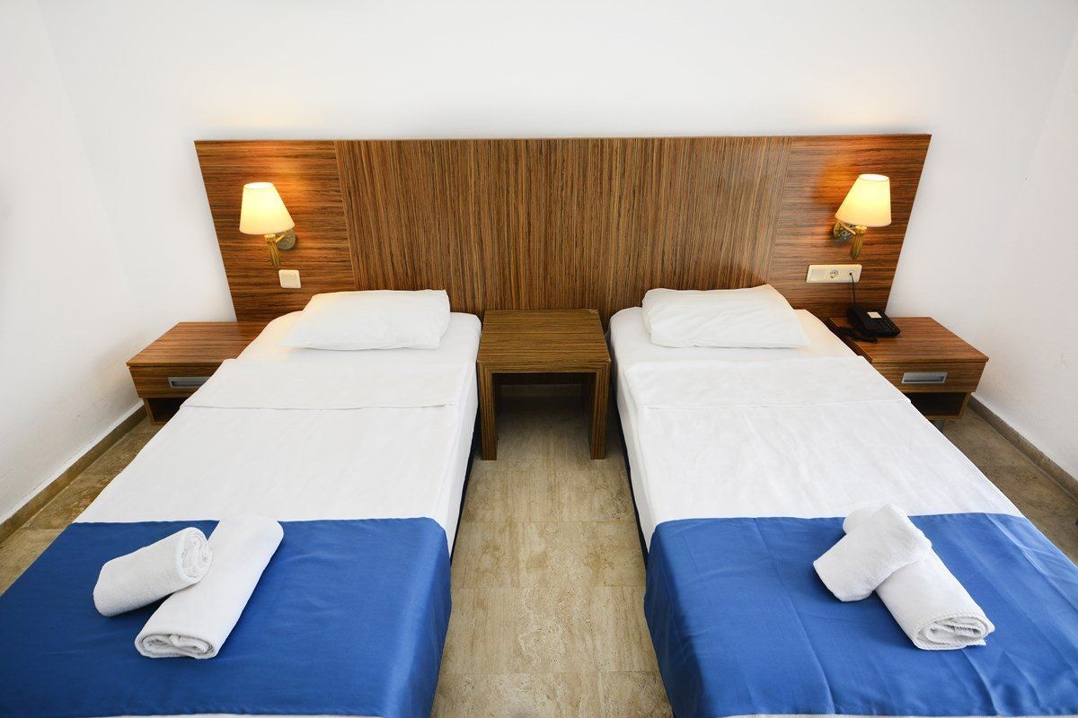 rooms-standard-room-landview-balcony-or-terrace