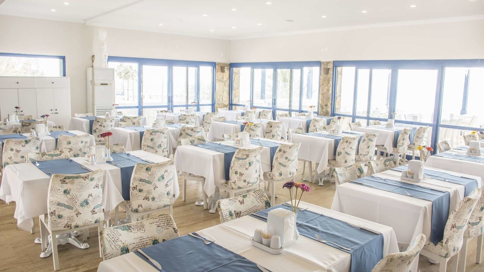 restaurants-restaurant