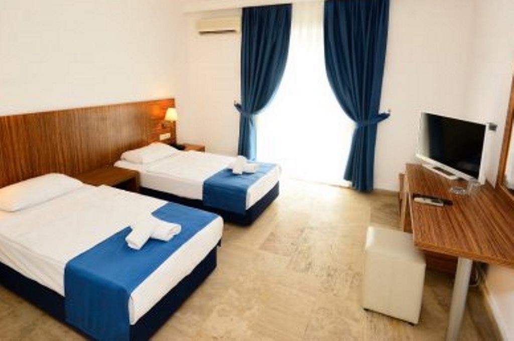 rooms-family-2-rooms-balcony-or-terrace