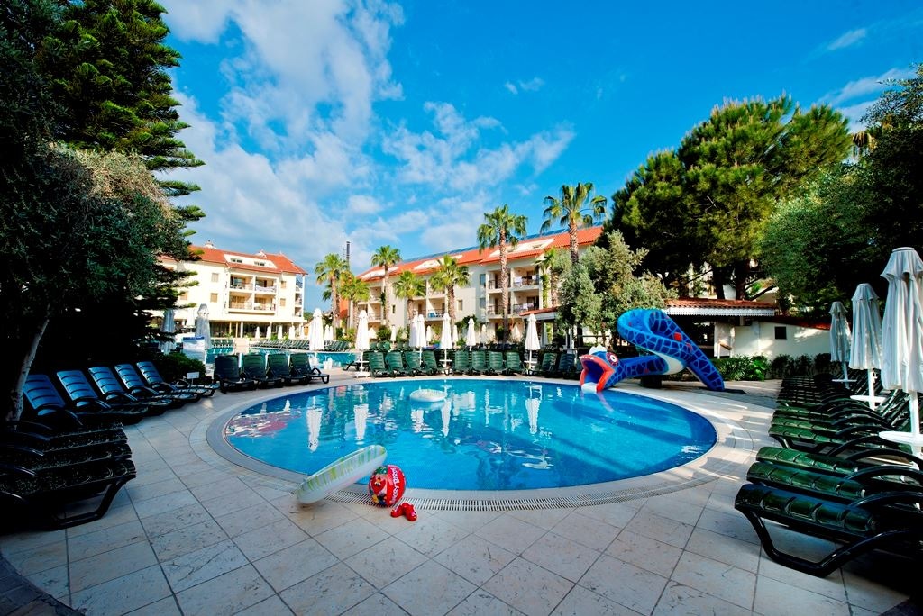 pools-outdoor-childrens-pool