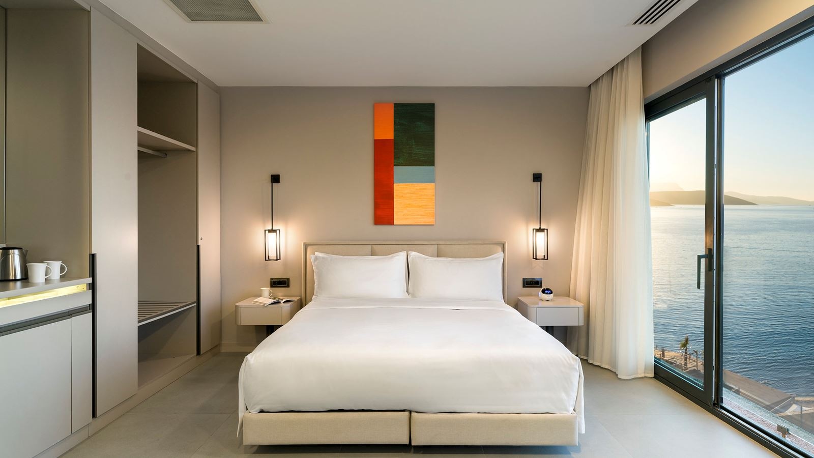 rooms-deluxe-room-sea-view