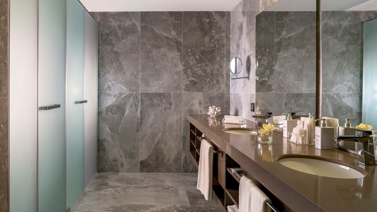 rooms-indoor-pool-suite