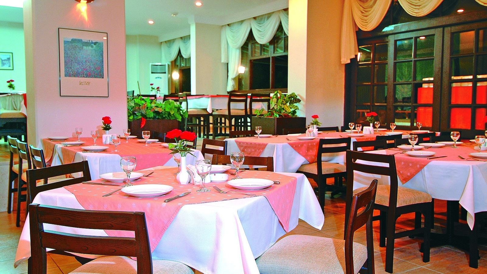 restaurants-main-restaurant