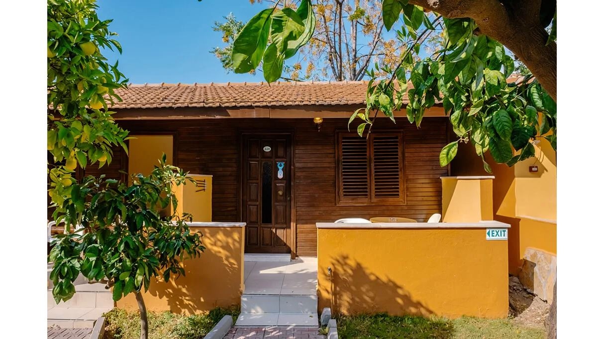 rooms-bungalow-standard-room