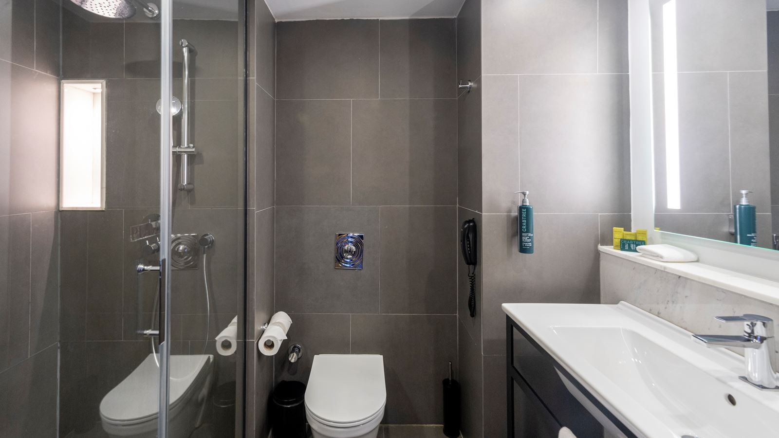 rooms-family-duplex-land-view