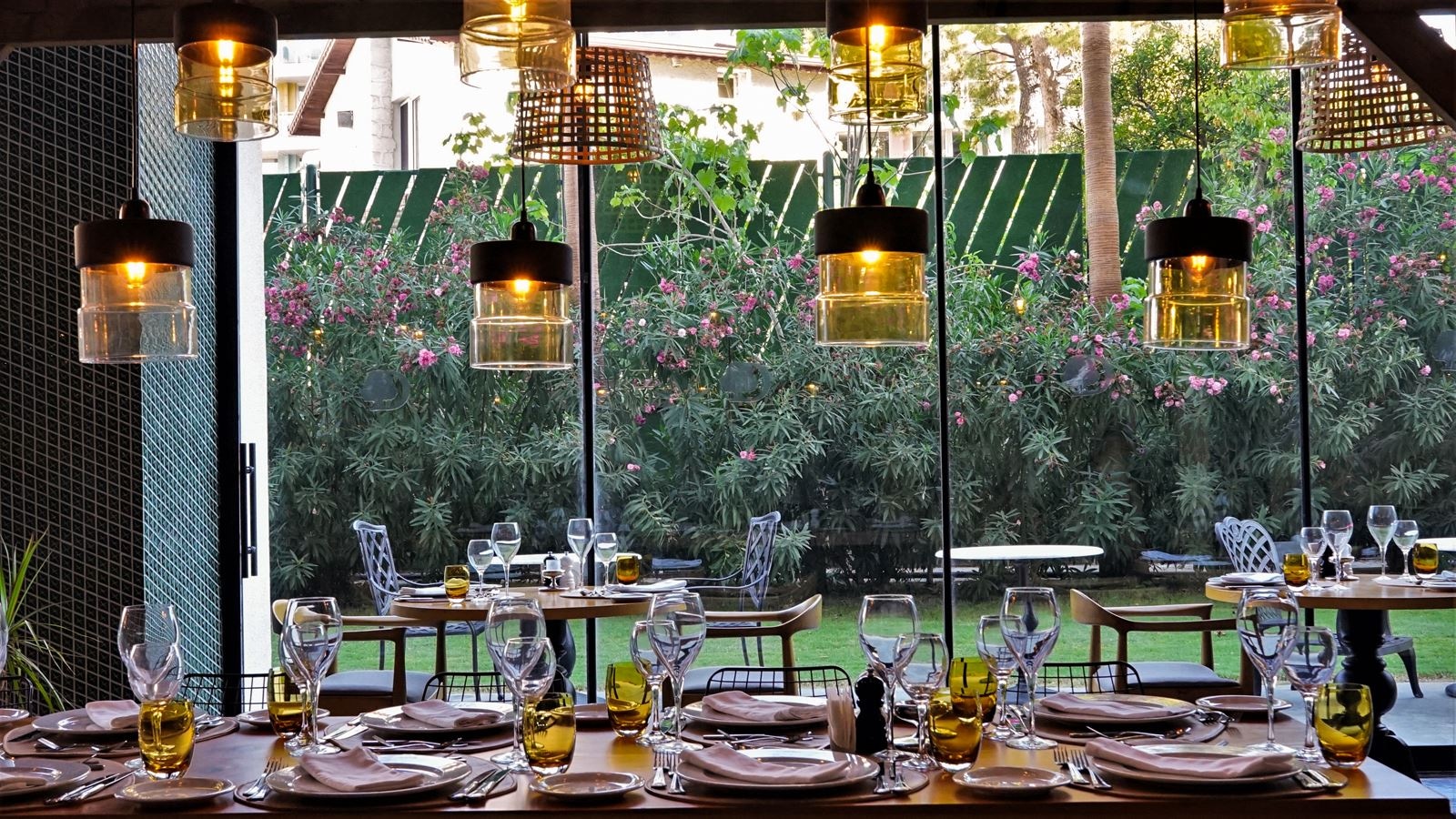 restaurants-sauces-steak-house