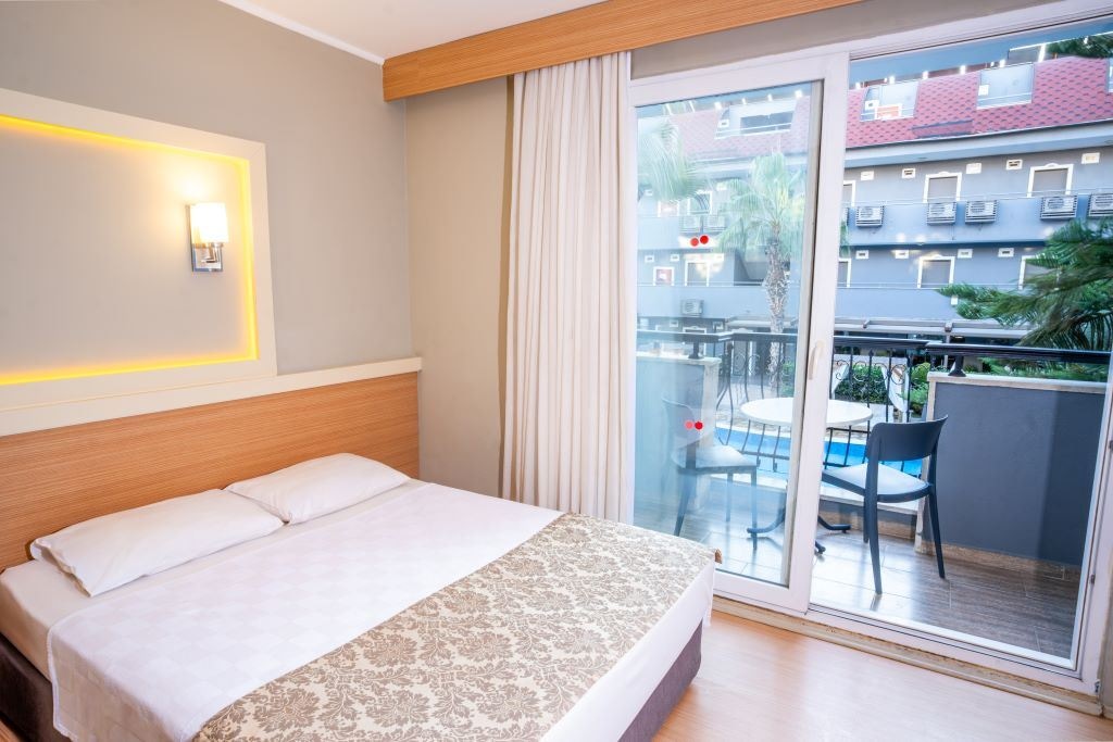 rooms-family-room-1-bedroom