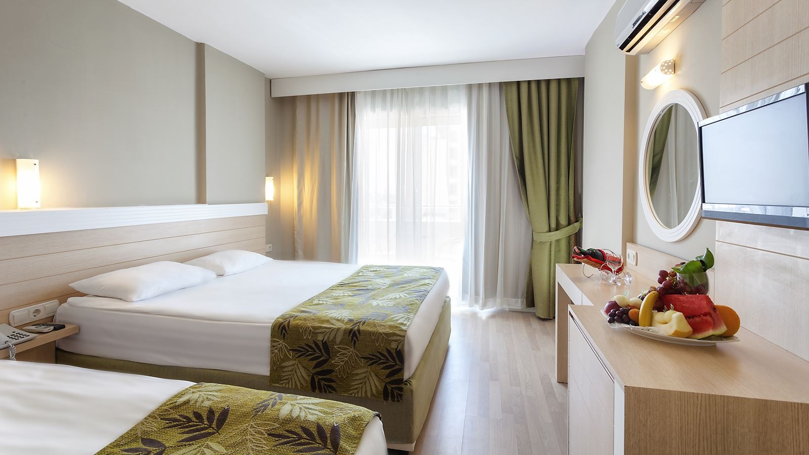 rooms-standard-pool-view-room