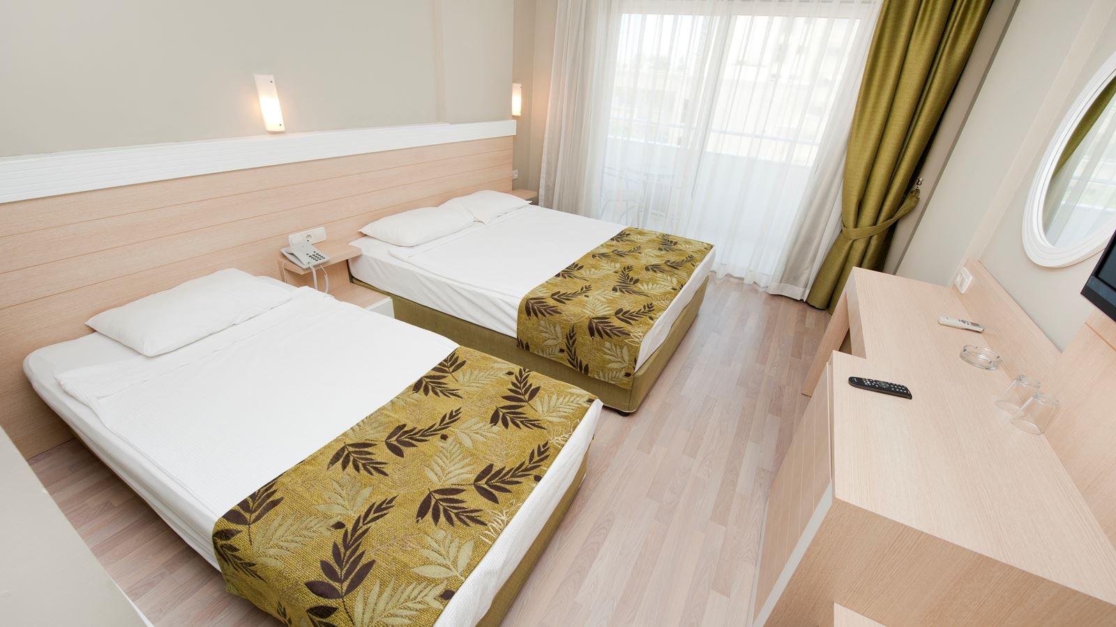 rooms-standard-land-view-room