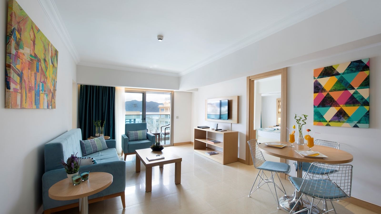 rooms-highend-designer-suit