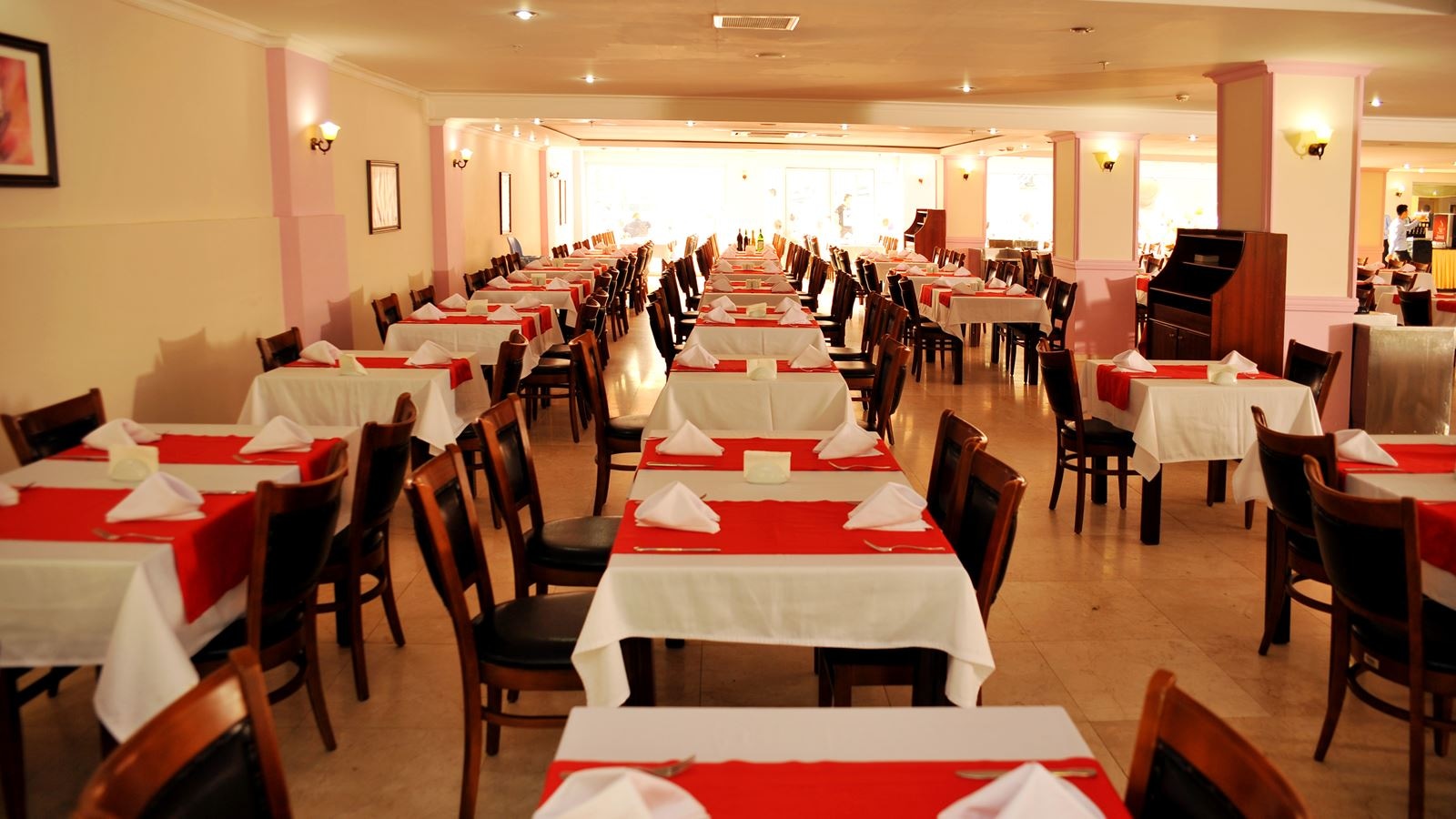 restaurants-main-restaurant