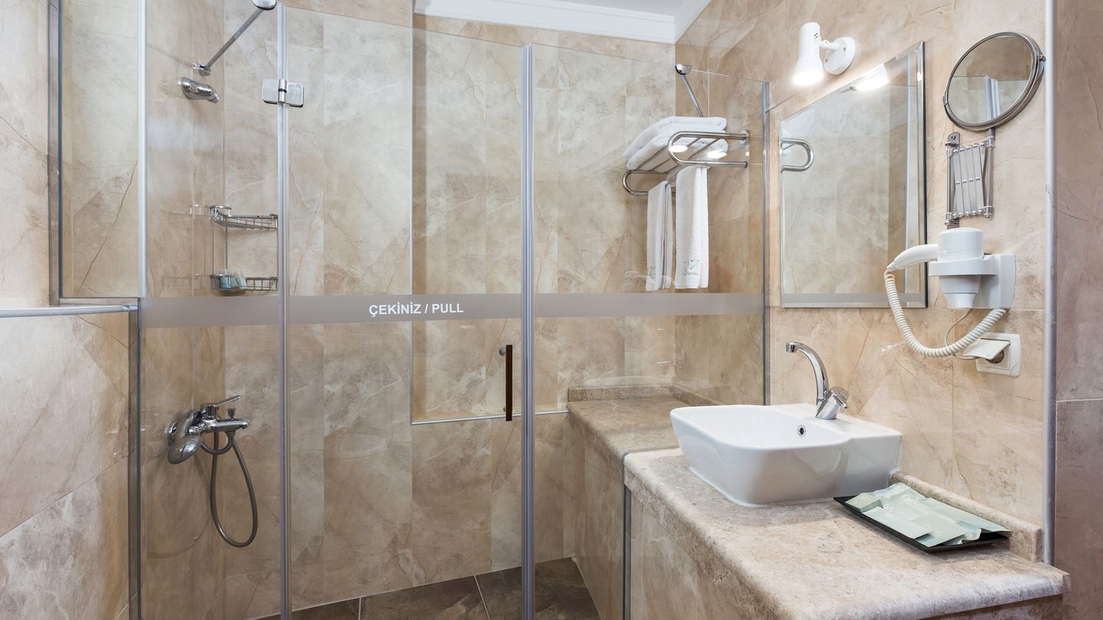 rooms-superior-dbl-room