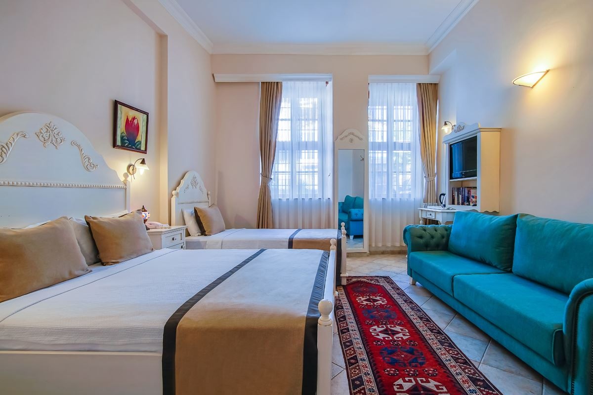 rooms-delux-with-jacuzzi