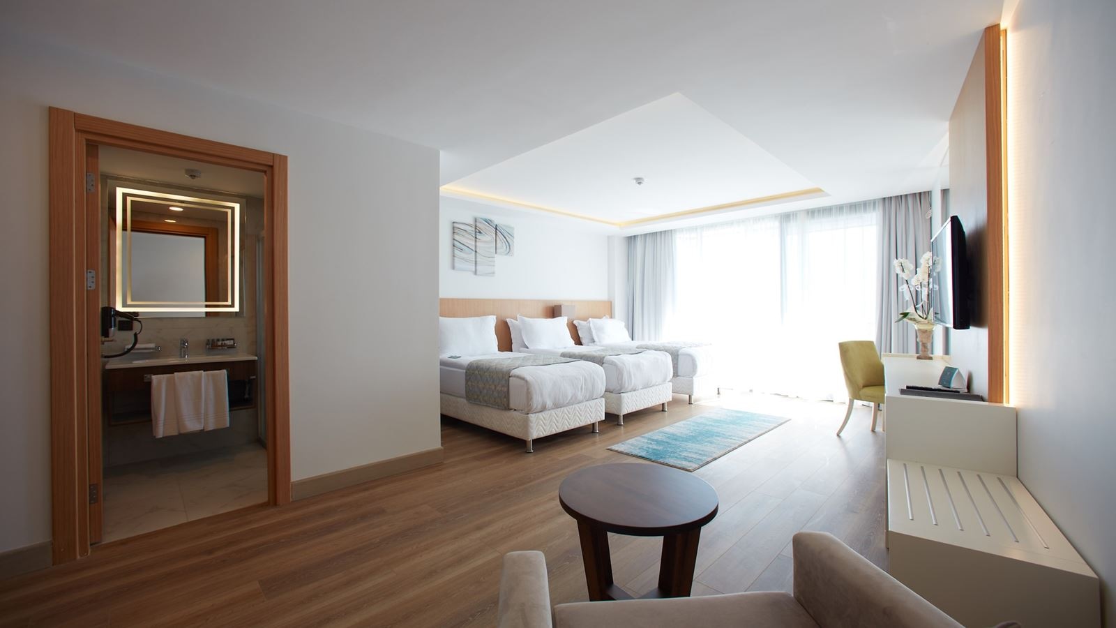 rooms-family-suit-oda