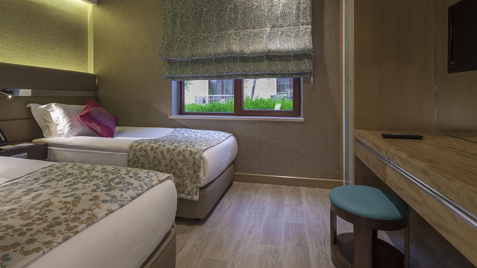 rooms-connecting-family-room