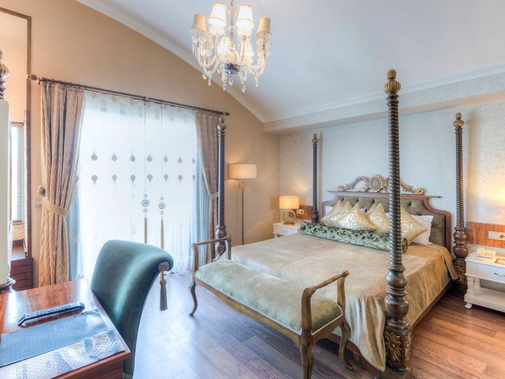 rooms-deluxe-land-view