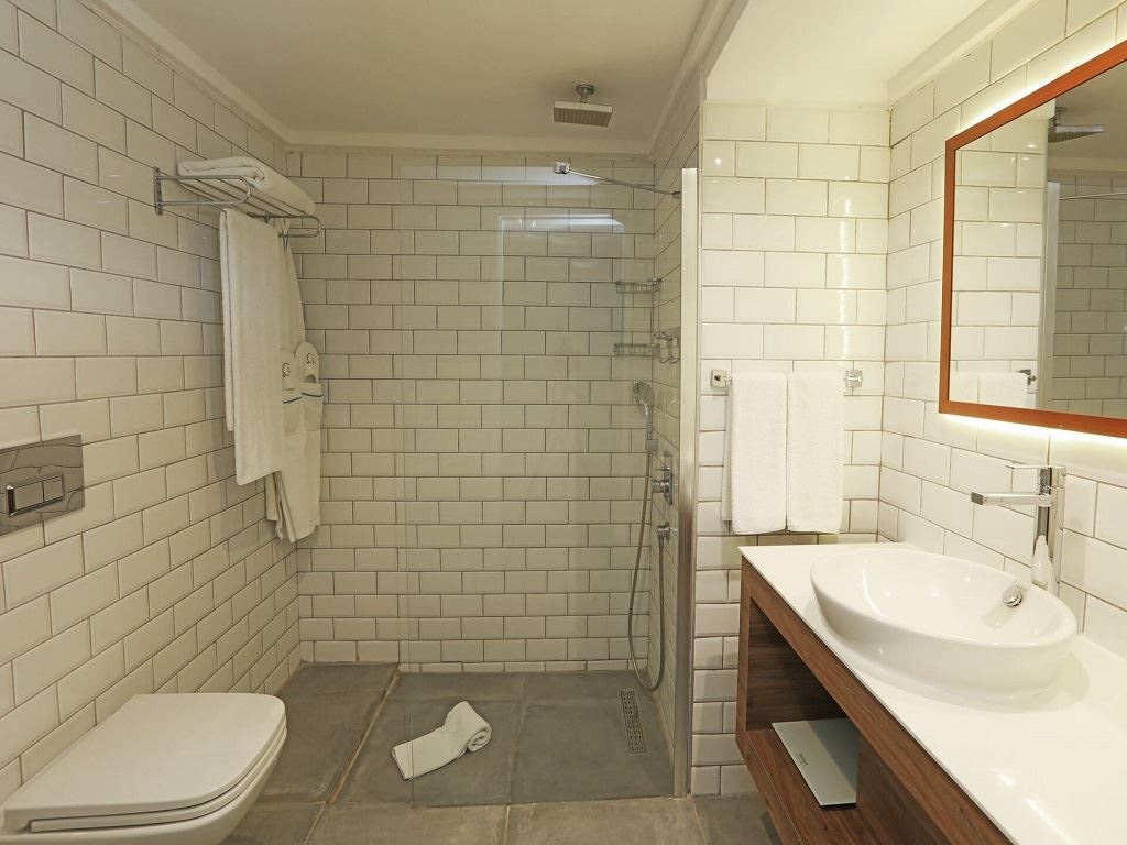 rooms-superior-landview-room