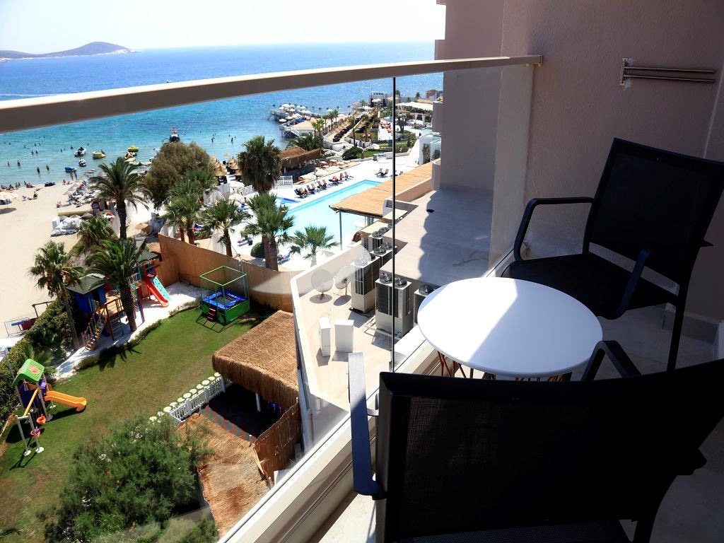 rooms-superior-seaview-room