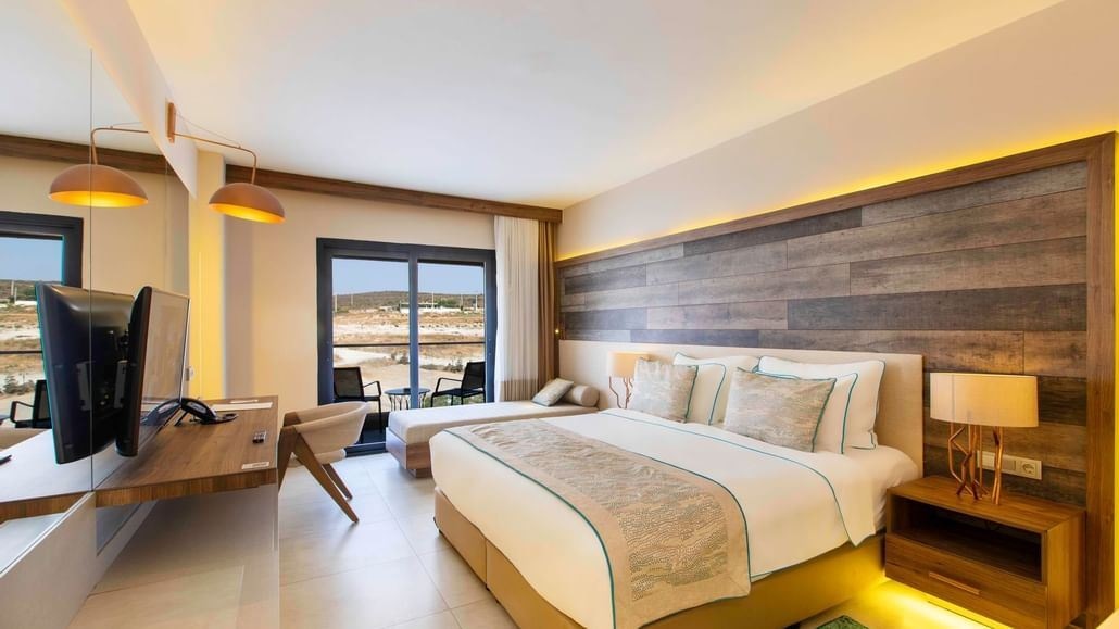 rooms-superior-landview-room