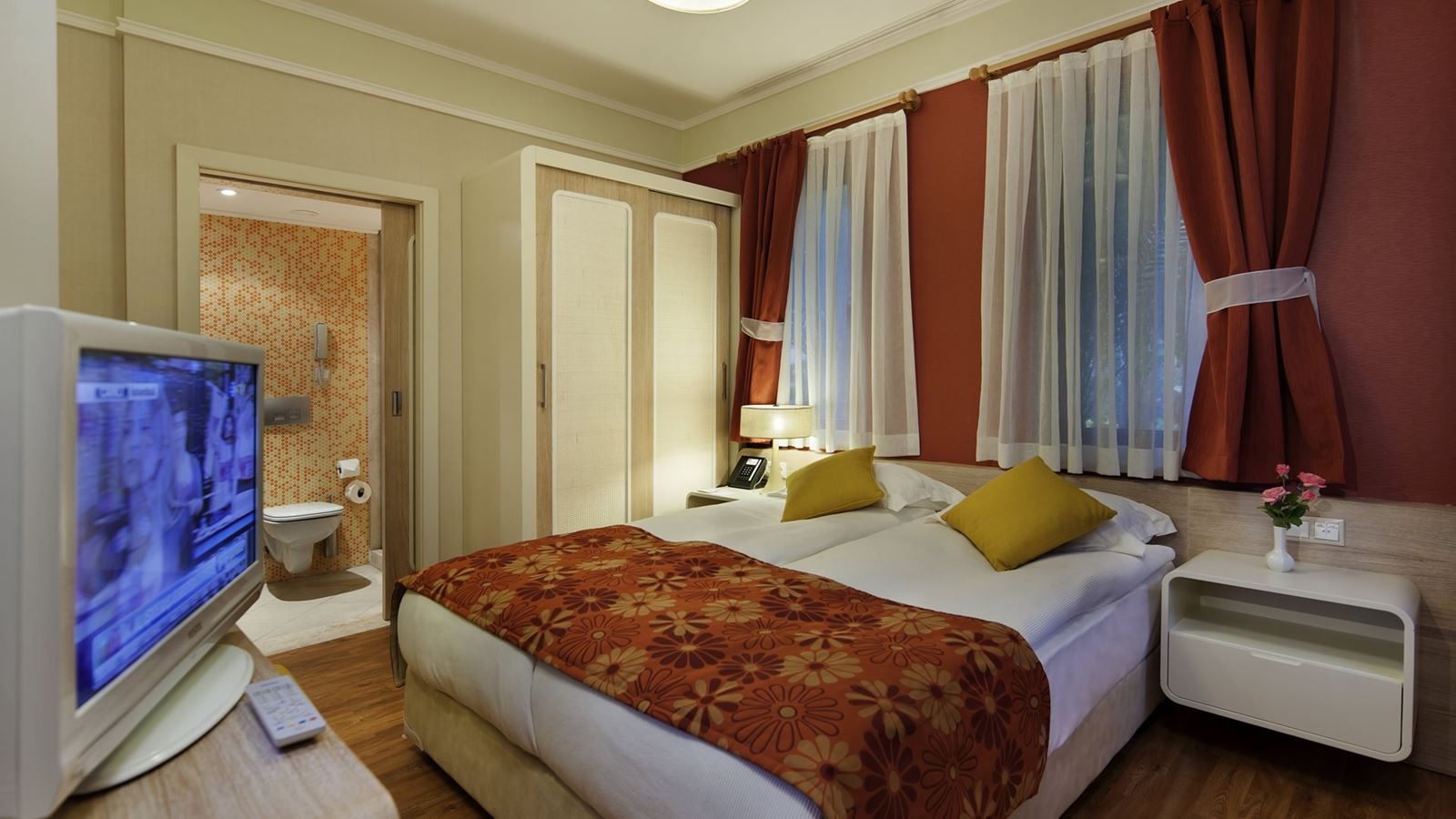 rooms-junior-family-room