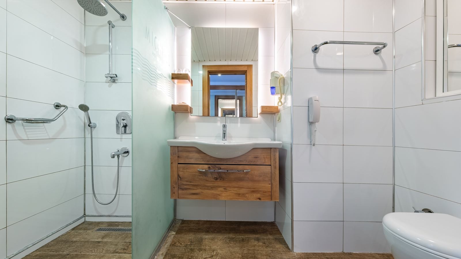 rooms-standard-room-side-sea-view