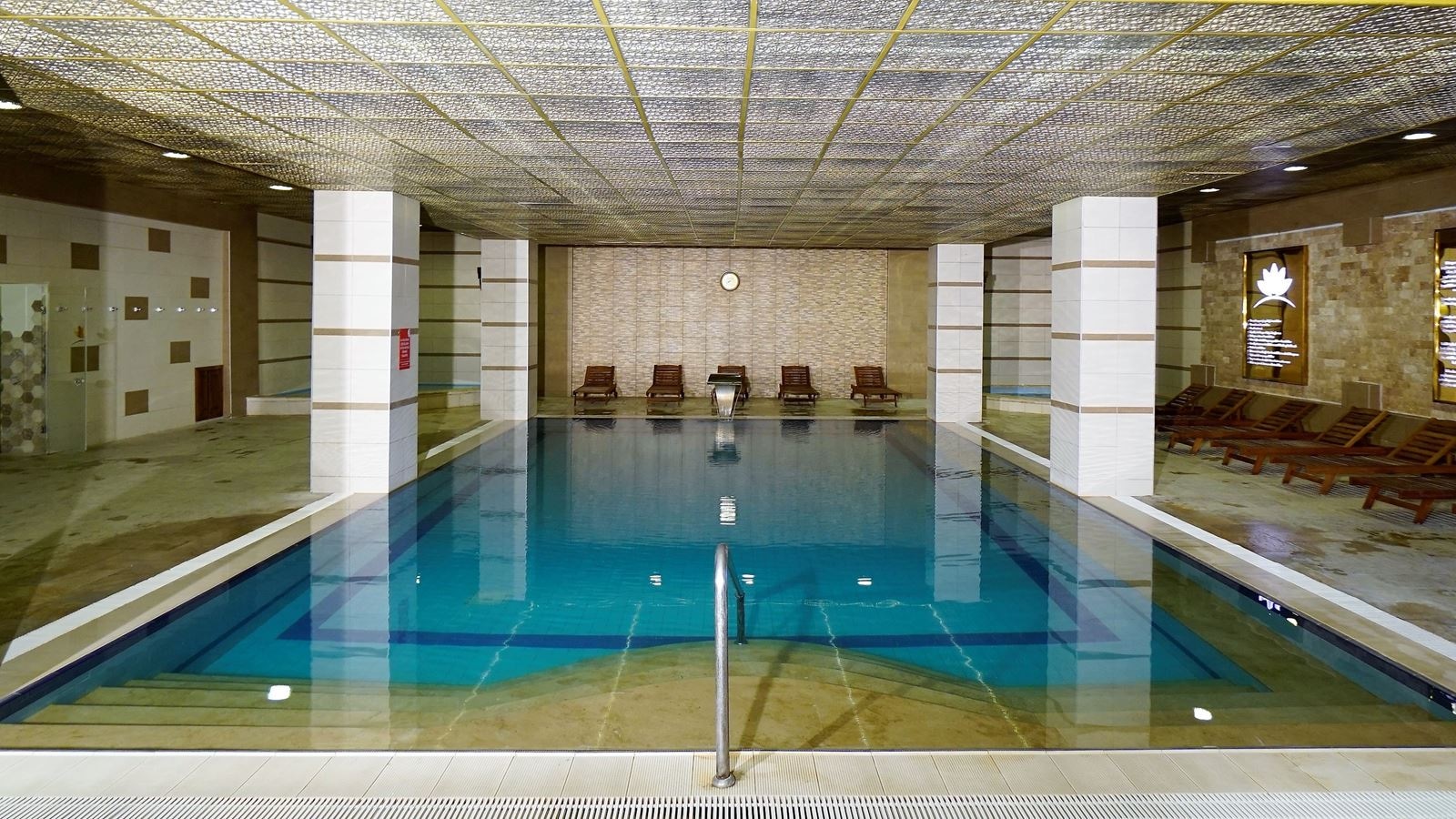 pools-indoor-pool