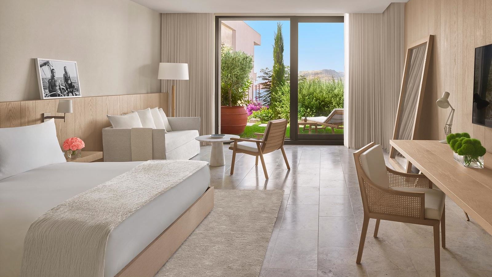 rooms-loft-garden-view-room