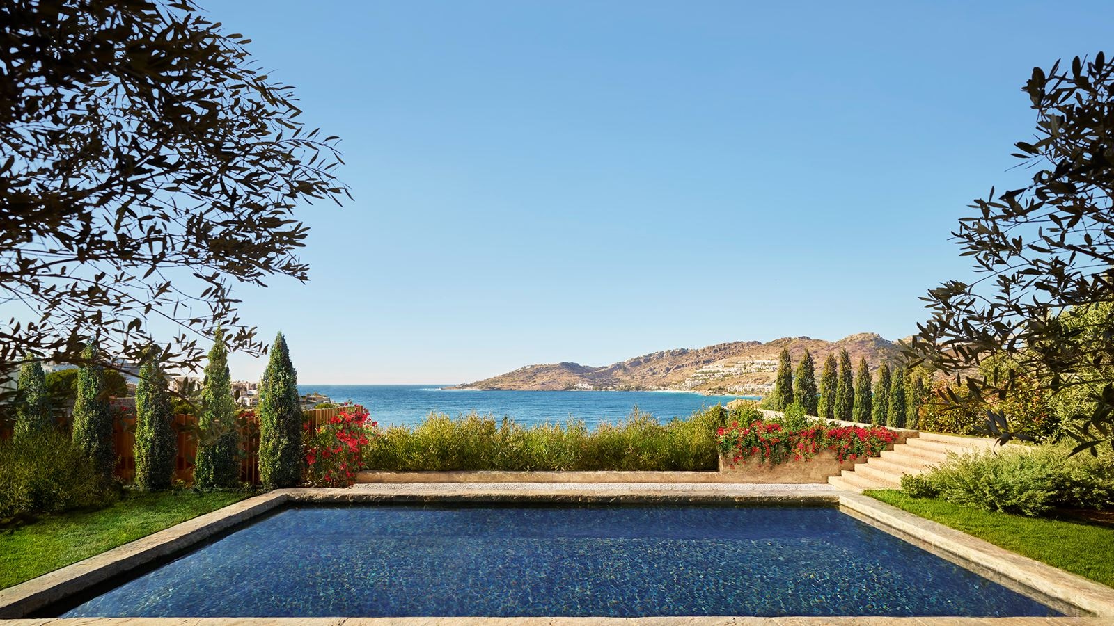 rooms-private-pool-suite