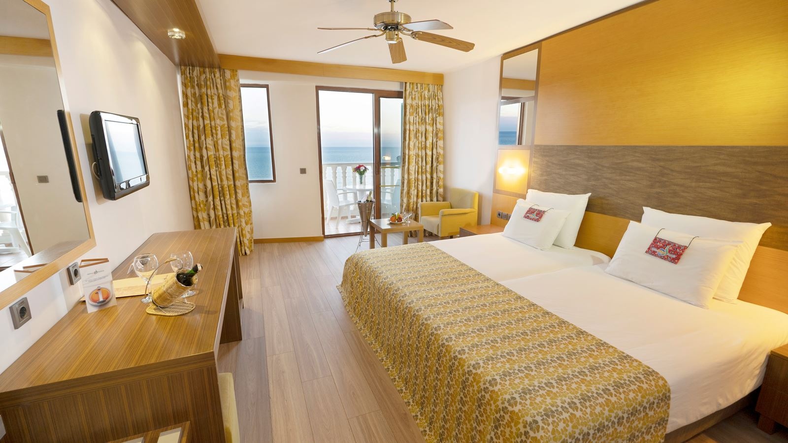 rooms-standard-garden-view-with-balcony