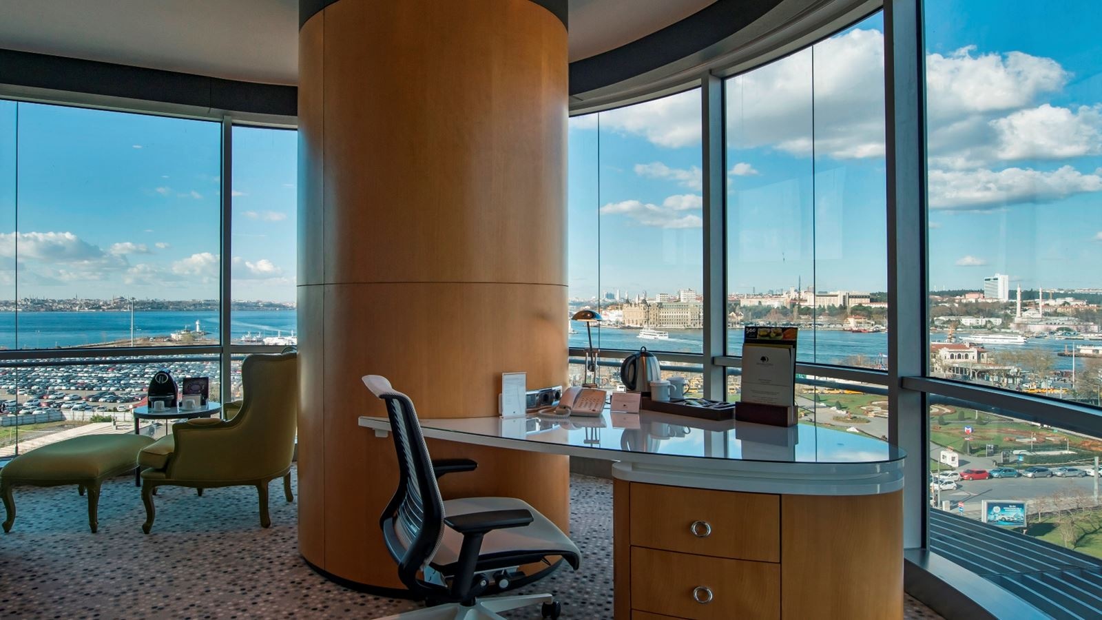 rooms-corner-room-with-sea-view-and-jacuzzi