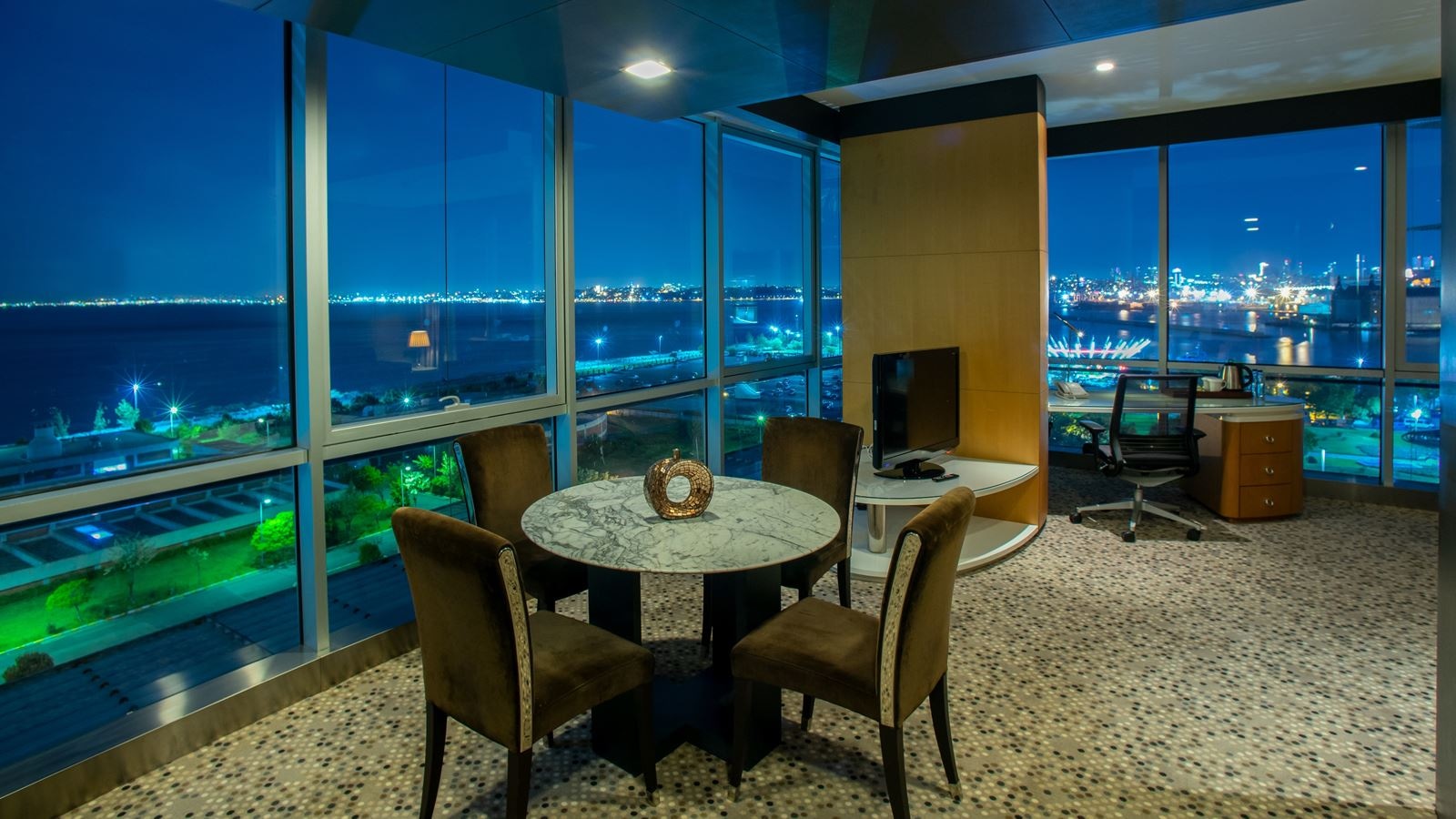 rooms-one-bedroom-suite-with-sea-view