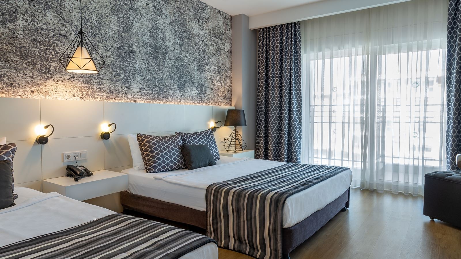 rooms-deluxe-superior-suite