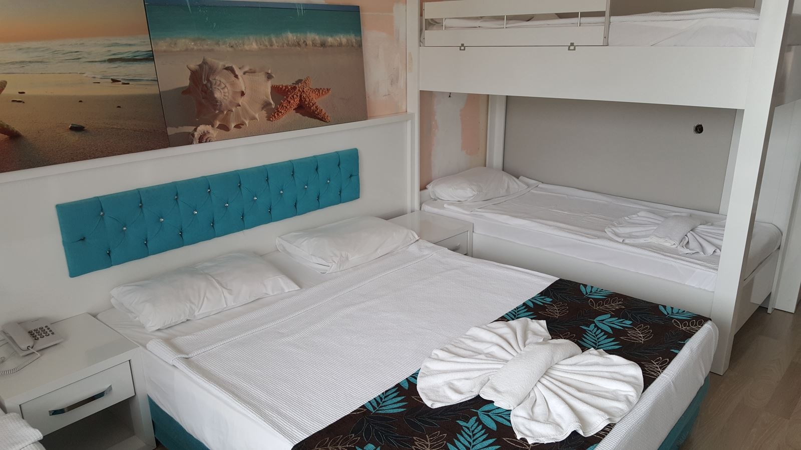rooms-standart-room-bankbed