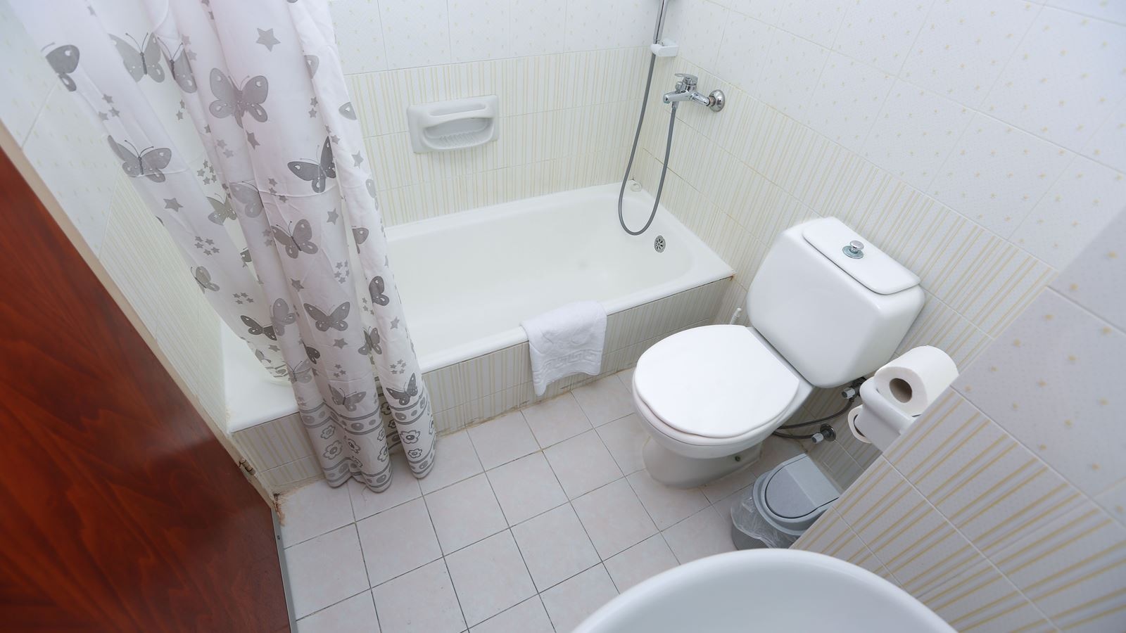 rooms-suite-standard-1-bedroom-seaview-balcony