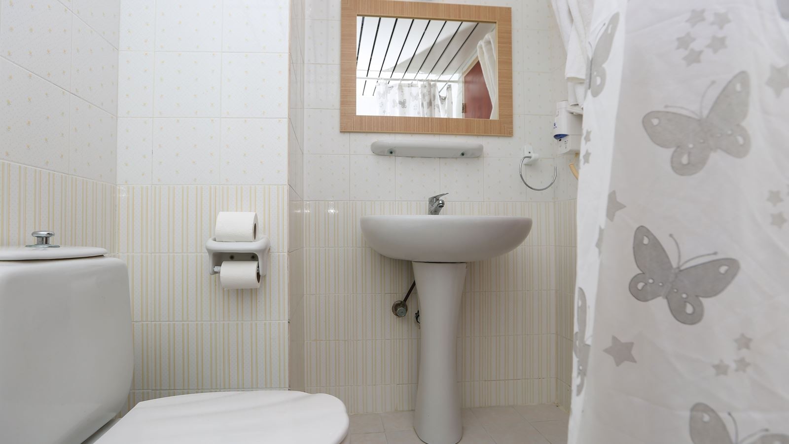 rooms-suite-standard-1-bedroom-landview-balcony