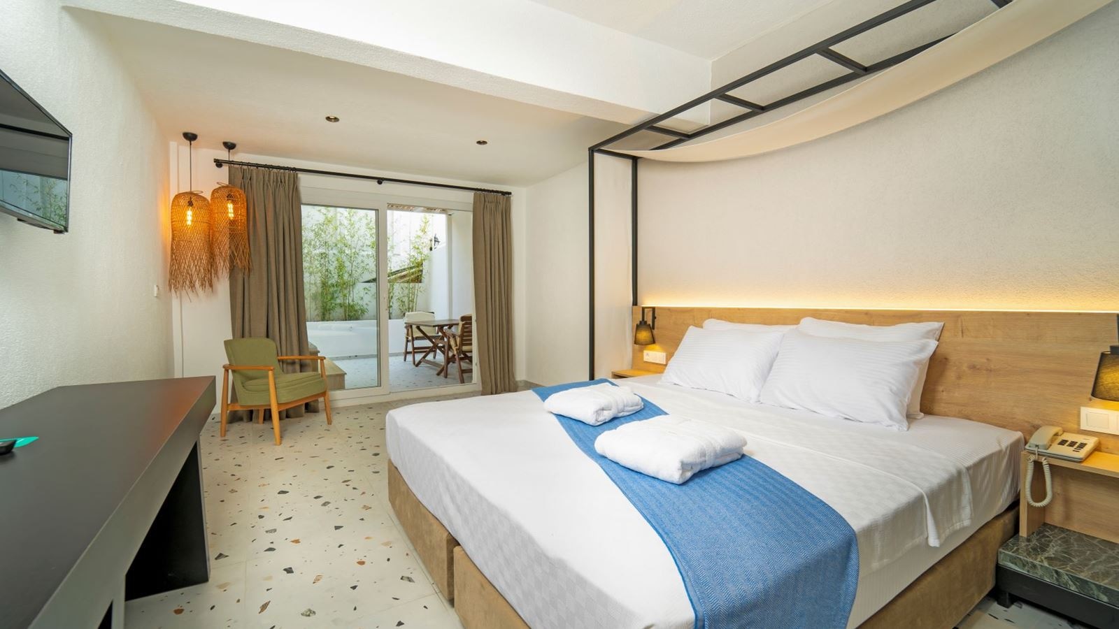 rooms-karbel-classic-room-with-jacuzzi