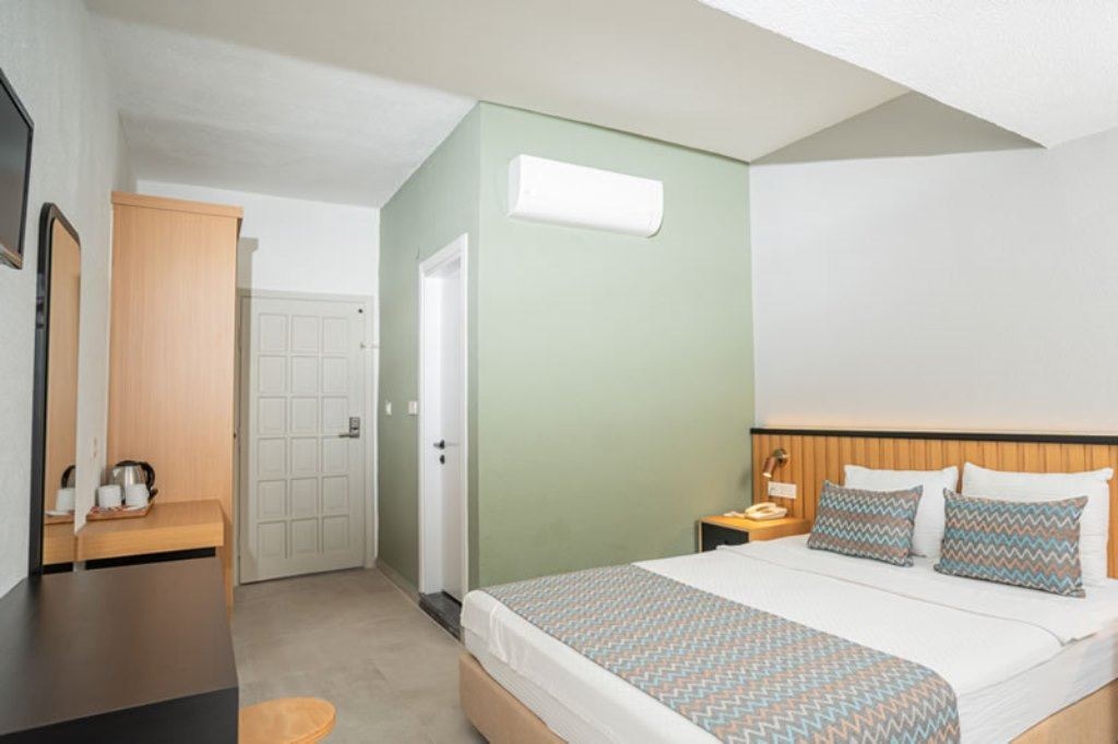 rooms-large-superior-double-room