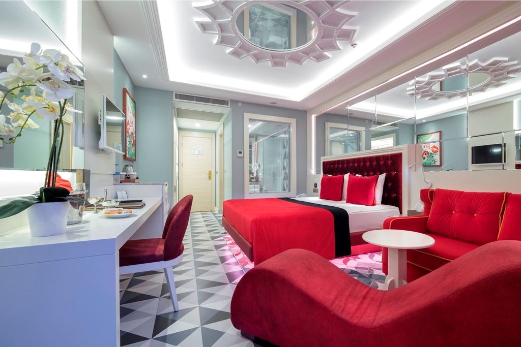 rooms-love-standard-room-side-sea-view