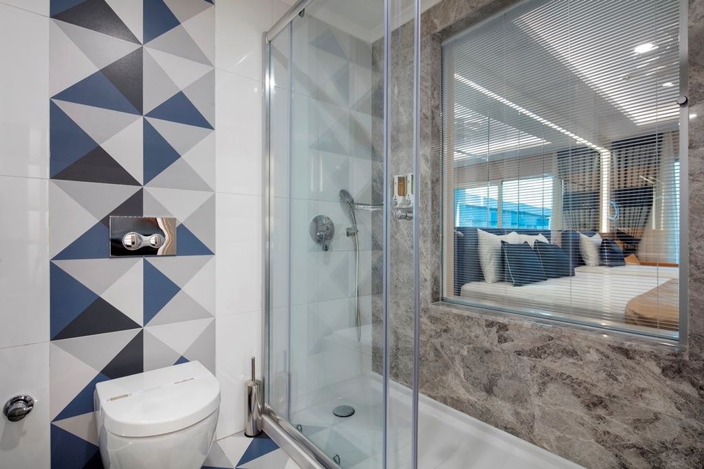 rooms-love-standard-room-side-sea-view