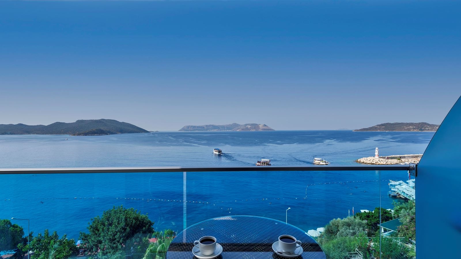 rooms-deluxe-sea-view-room