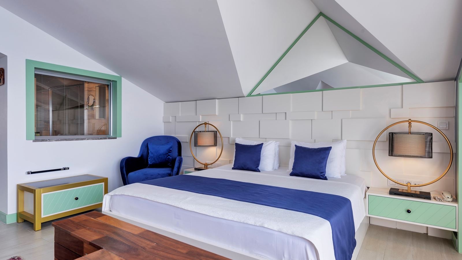 rooms-honeymoon-suite