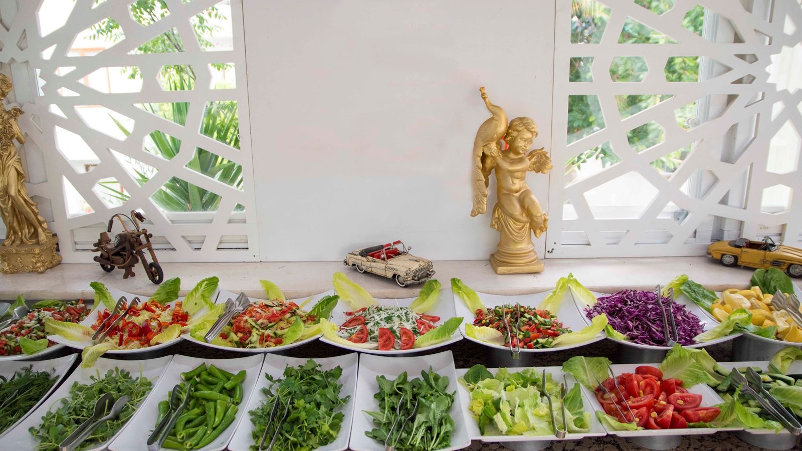 restaurants-pool-bar