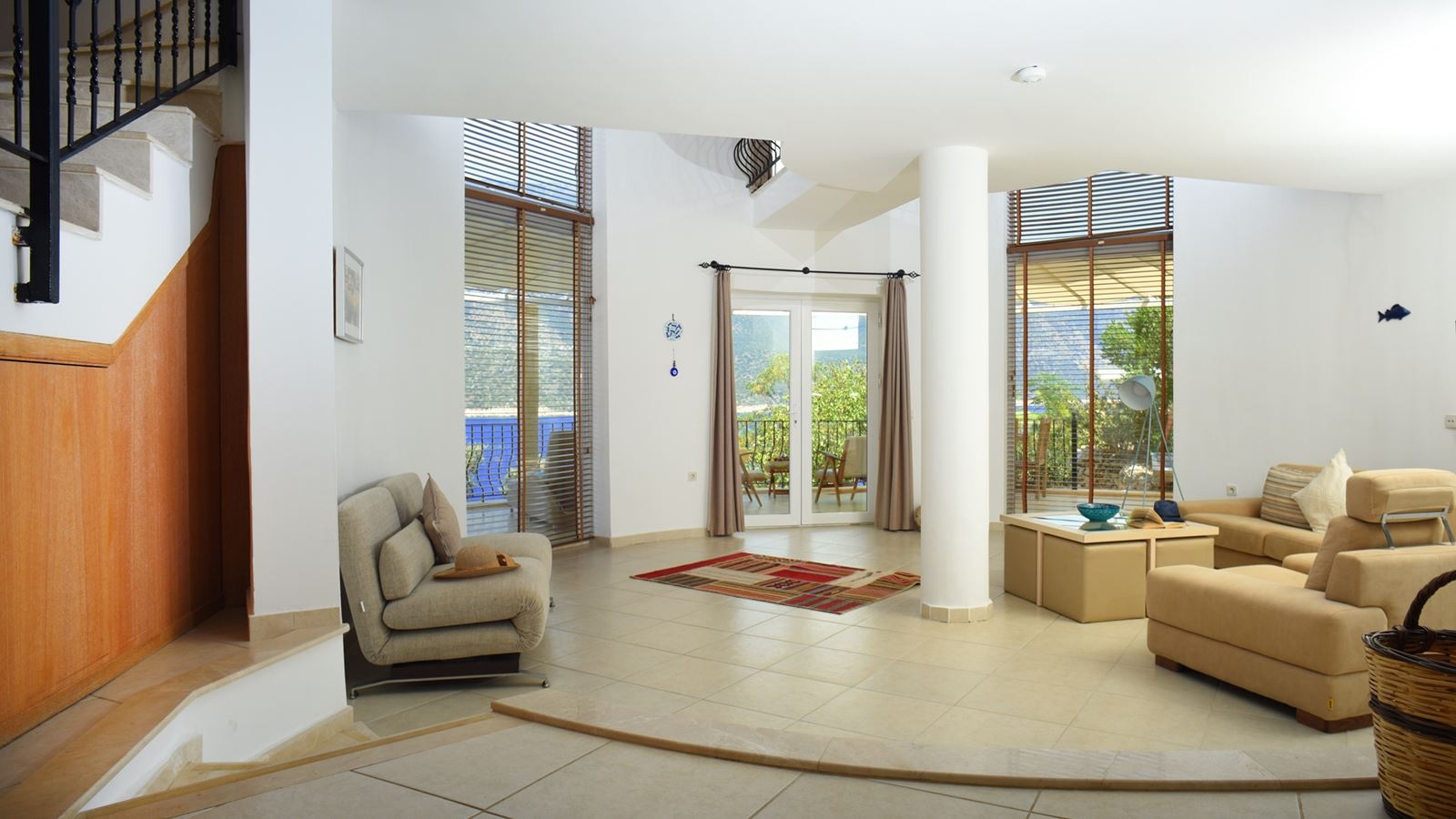 rooms-waterfront-pool-villa