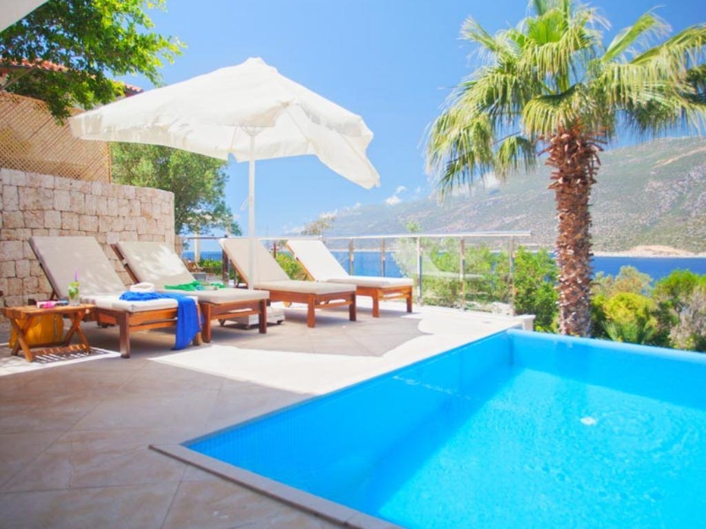 rooms-the-pool-house