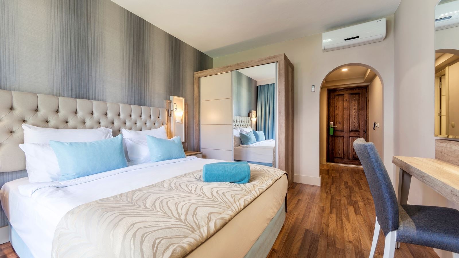 rooms-family-village-room